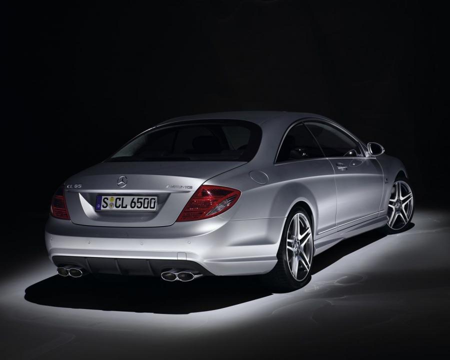  Mercedes-Benz CL65 AMG 2007 года  (фото 13 из 21)